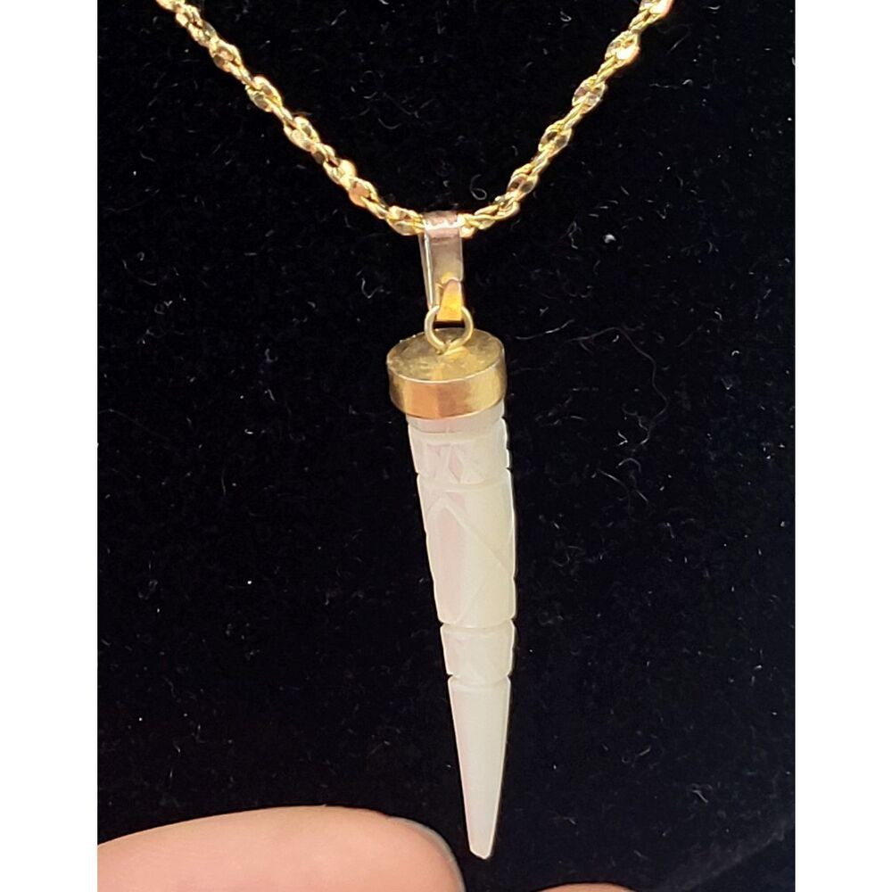 Estate Carved Mother of Pearl Tooth Shaped Pendant Necklace 16in - Picture 7 of 8